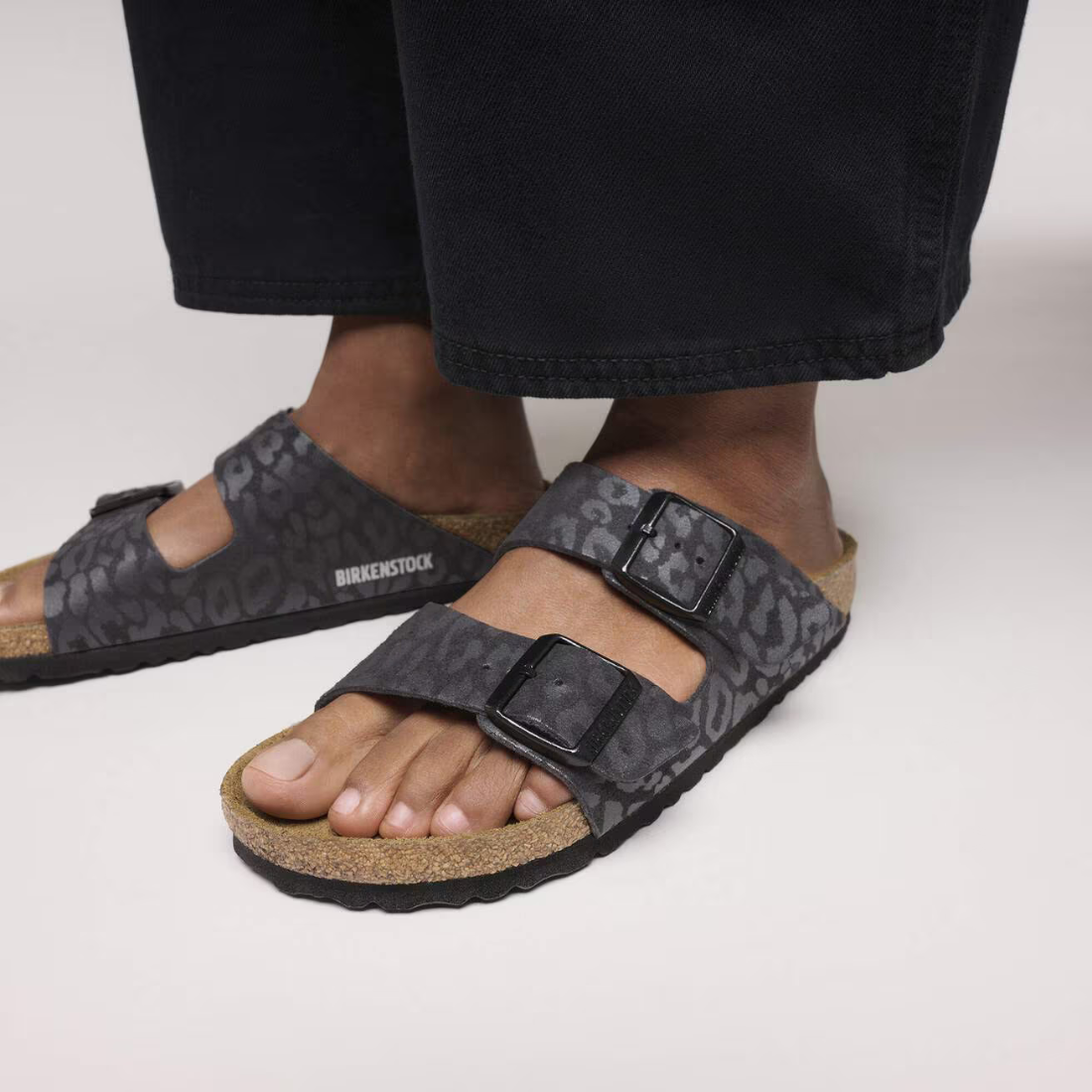 Birkenstock Arizona – Sandalo in Materiale Sintetico con Stampa Leopardata